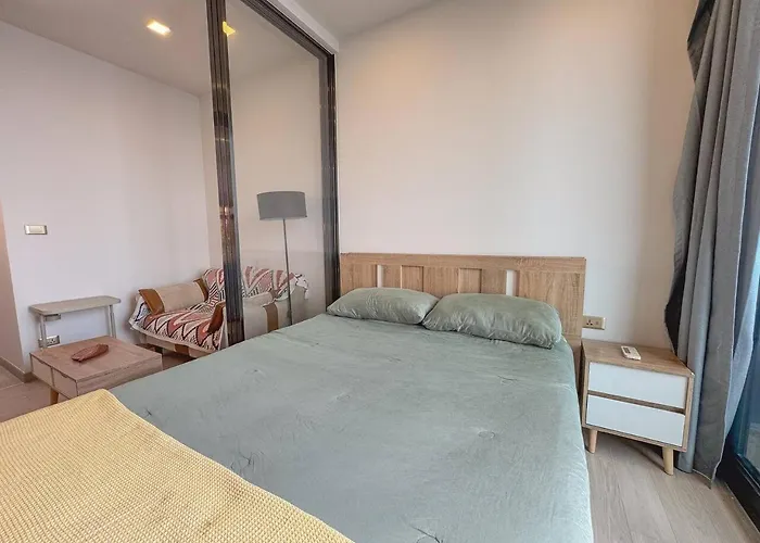 Near Rama 9 With Balcony, Pool, Gym & 5m To Mrt