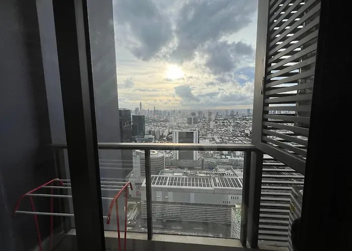 아파트 Near Rama 9 With Balcony, Pool, Gym & 5m To Mrt