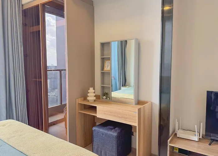 Near Rama 9 With Balcony, Pool, Gym & 5m To Mrt * 방콕
